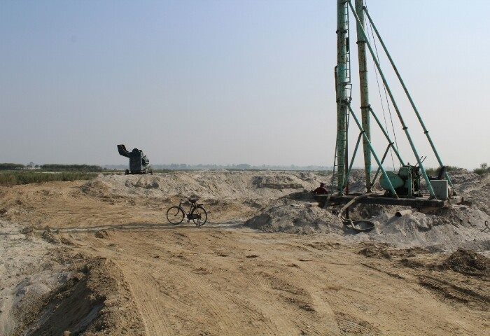 Parasi-02-1484913421.jpg