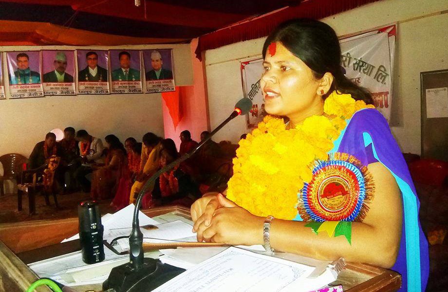 Mahila-1507773003.jpg