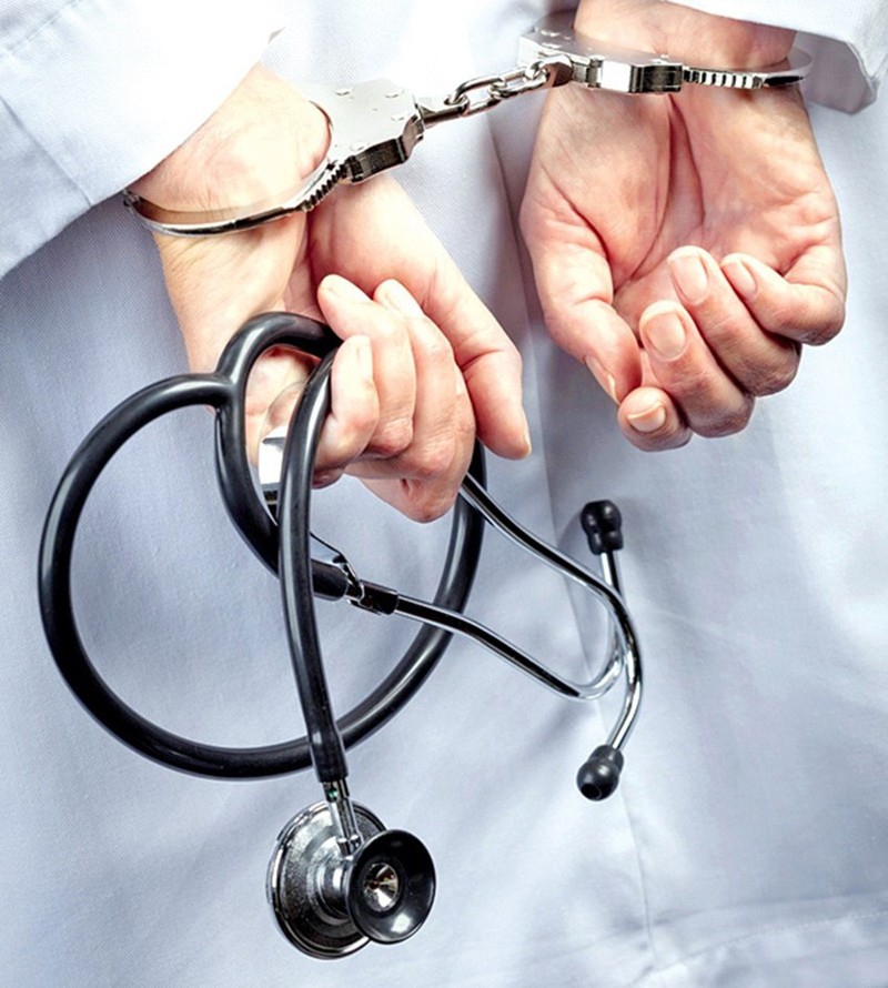 doctor-1602576798.jpg